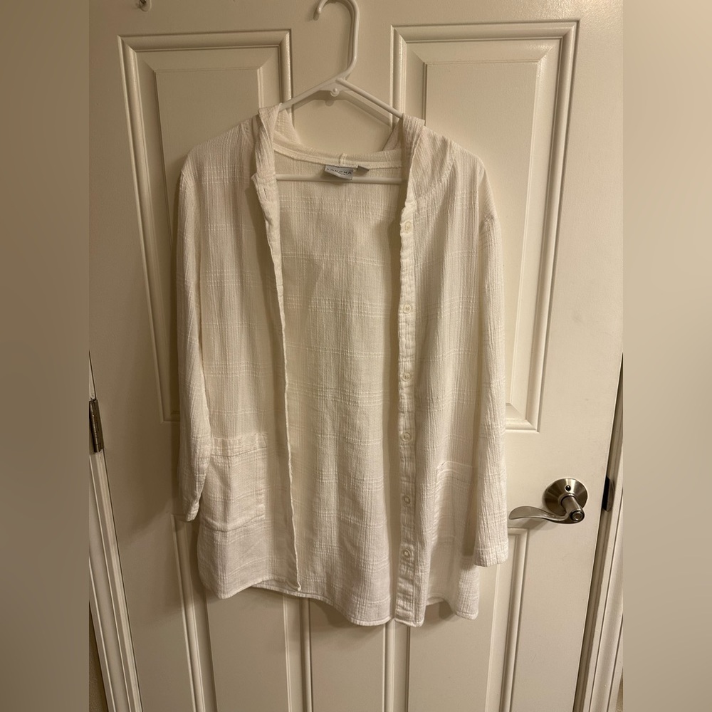 Women’s Button Up Cover Up Shirt Dress. White. Small.
